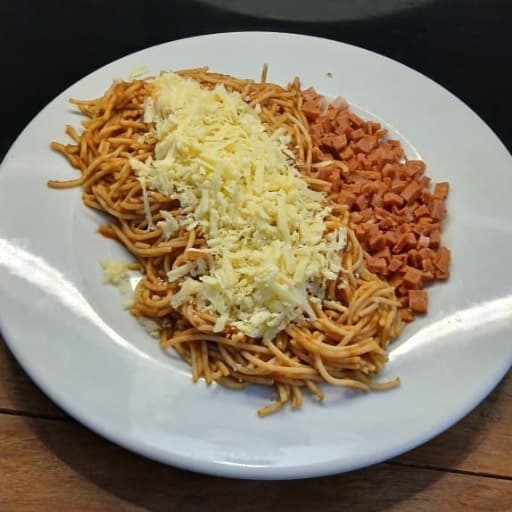 Espaguetis con Chorizo — Ayayai, comida a domicilio